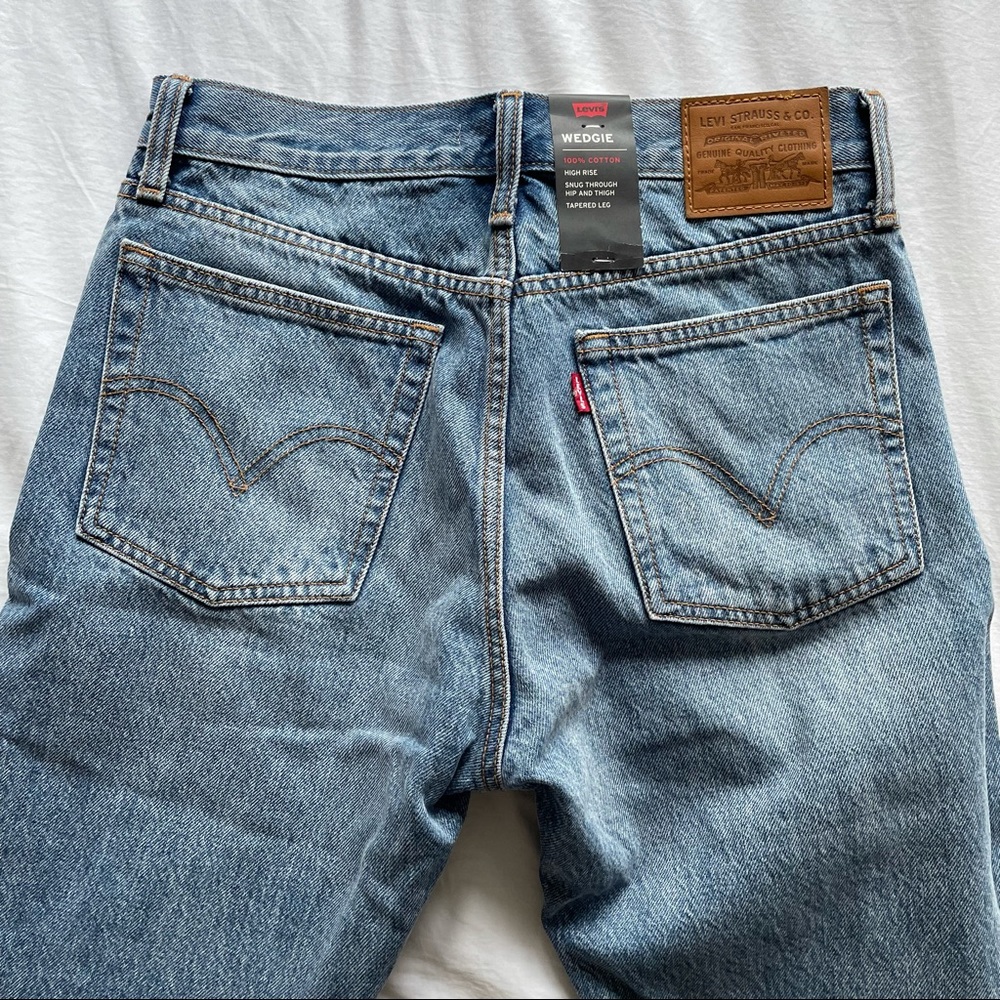 NWT Levi’s Wedgie Fit Ankle Women’s Jeans (Sz 26)